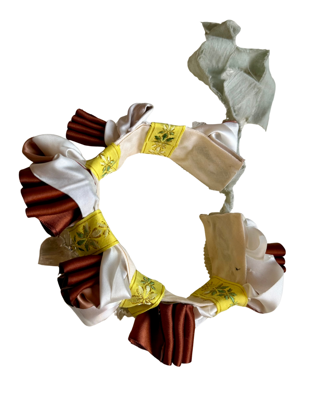 Twisted Icing Heart Clown Collar