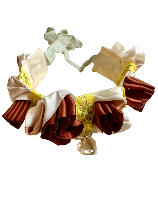 Twisted Icing Heart Clown Collar